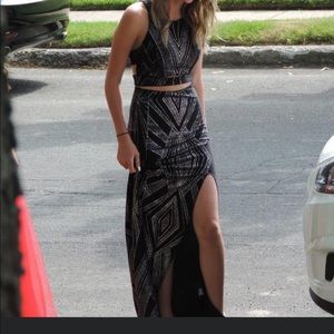 Long black belly dress size 1/2